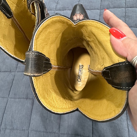 Floral Embroidered Heeled Boots - Picture 7 of 8